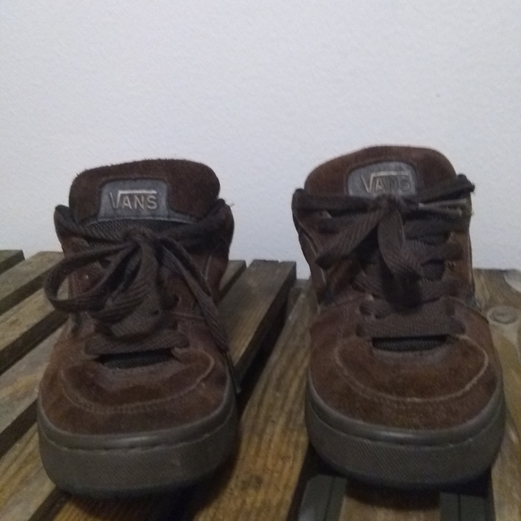 vans churchill skate shoes